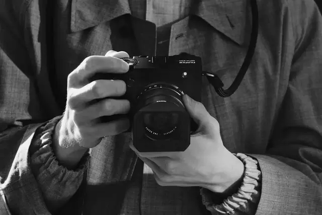 Fujifilm GFX100RF - mellomformat i lomma